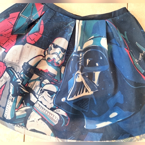 Rare Doublesided Star Wars Loungefly  Disney skirt - Picture 6 of 6
